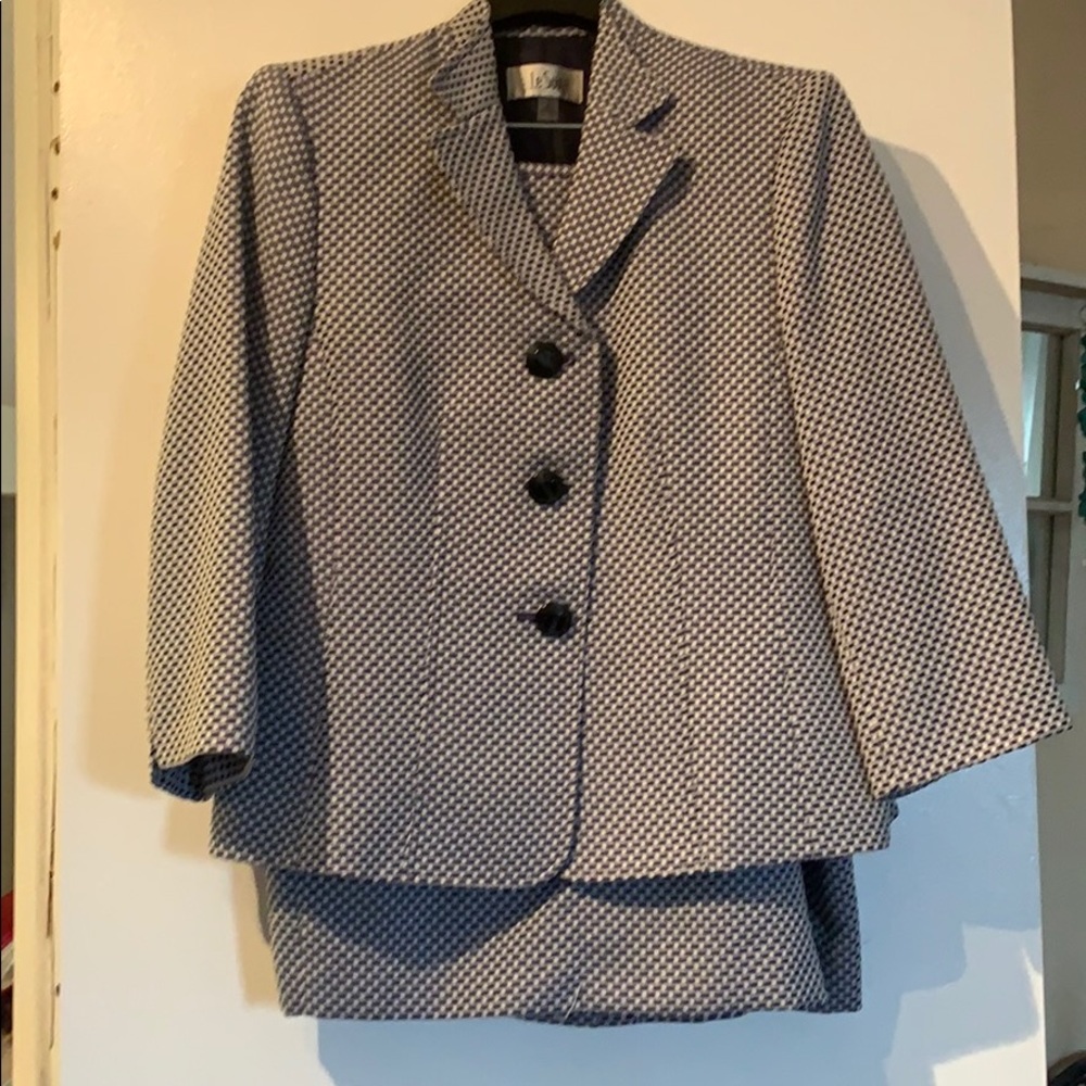 Le Suit Skirt Suit